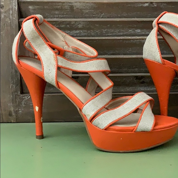 Pumps - Picture 2 of 6